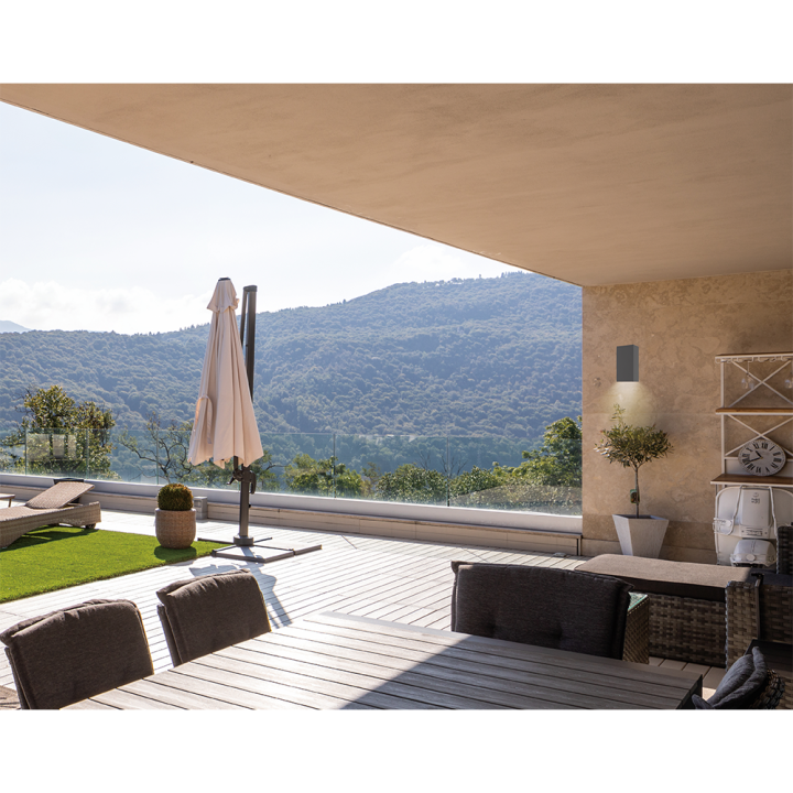 APPLIQUE MURALE CARREE 68*78*100MM NOIR 1X GU10 IP65 CLASS I